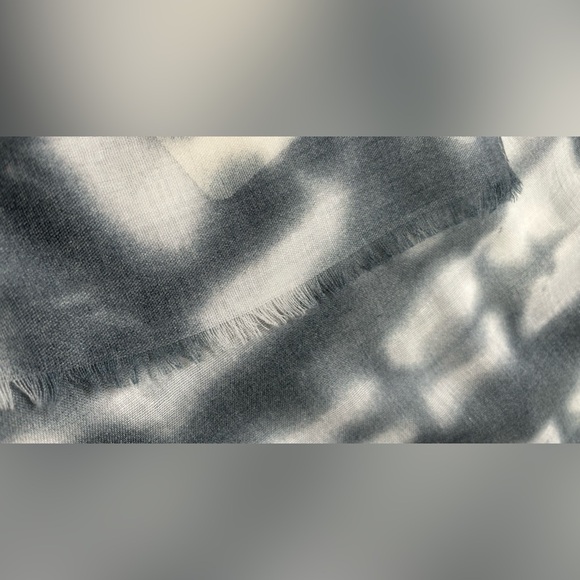 Bon Voyage one size fits all gray/white tye die swimsuit cover-up - Picture 4 of 6